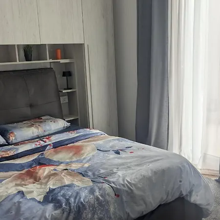 Lejlighed Sunny Courtyard Sleeps 4 With Parking Bari